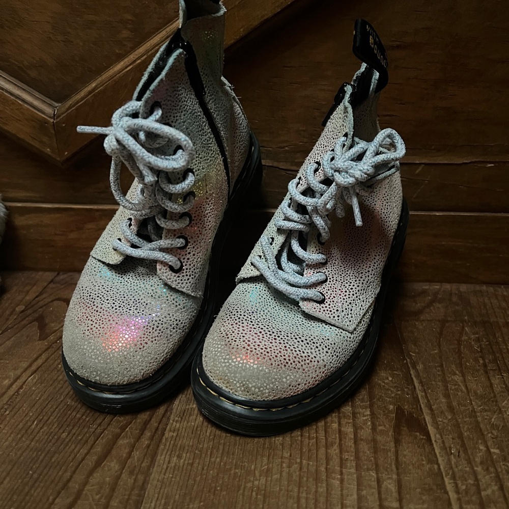 Dr. Martens Kids Iridescent Boots - Silver - Picture 4 of 6